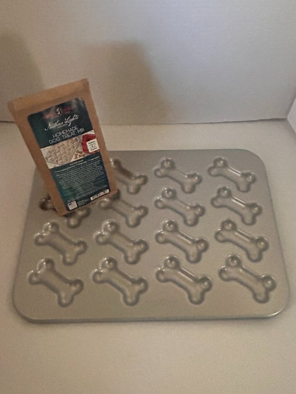Nordic Ware Homemade Dog Treat Baking Pan Bone Mold Kit-NEW